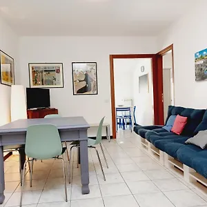  Appartamento Mansardato 20 Mt Dal Mare